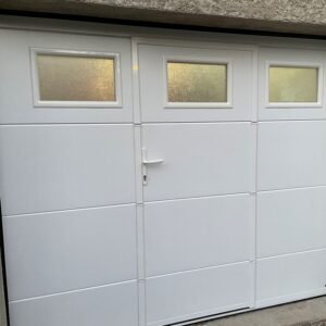 Installation d’une porte de garage sectionnelle à Grenoble